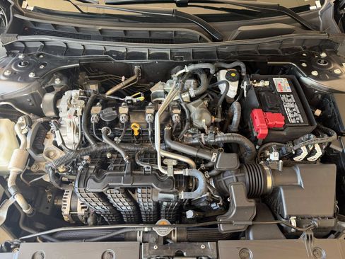 Used 2025 Nissan Altima 2.5 SV FWD image 27