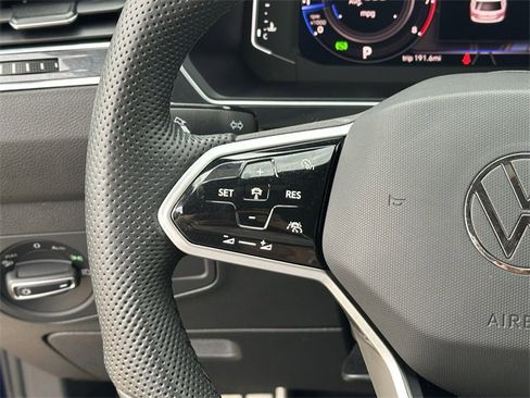 Used 2022 Volkswagen Tiguan SEL R-Line image 14