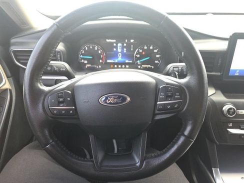 Used 2020 Ford Explorer XLT w/ Equipment Group 202A AWD/4WD image 38