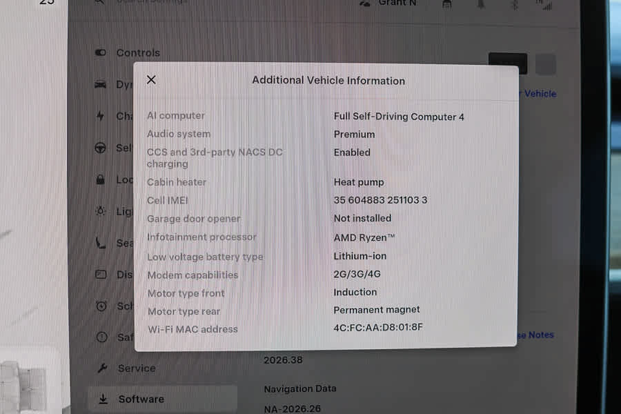 Used 2024 Tesla Model Y Long Range AWD/4WD image 25