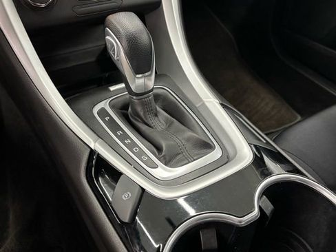 Used 2015 Ford Fusion SE image 25