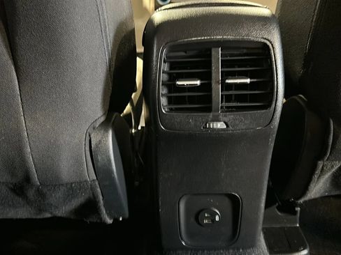Used 2022 Ford Escape SE w/ Cold Weather Package AWD/4WD image 19