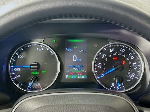 Used 2022 Toyota RAV4 XLE Premium image 12