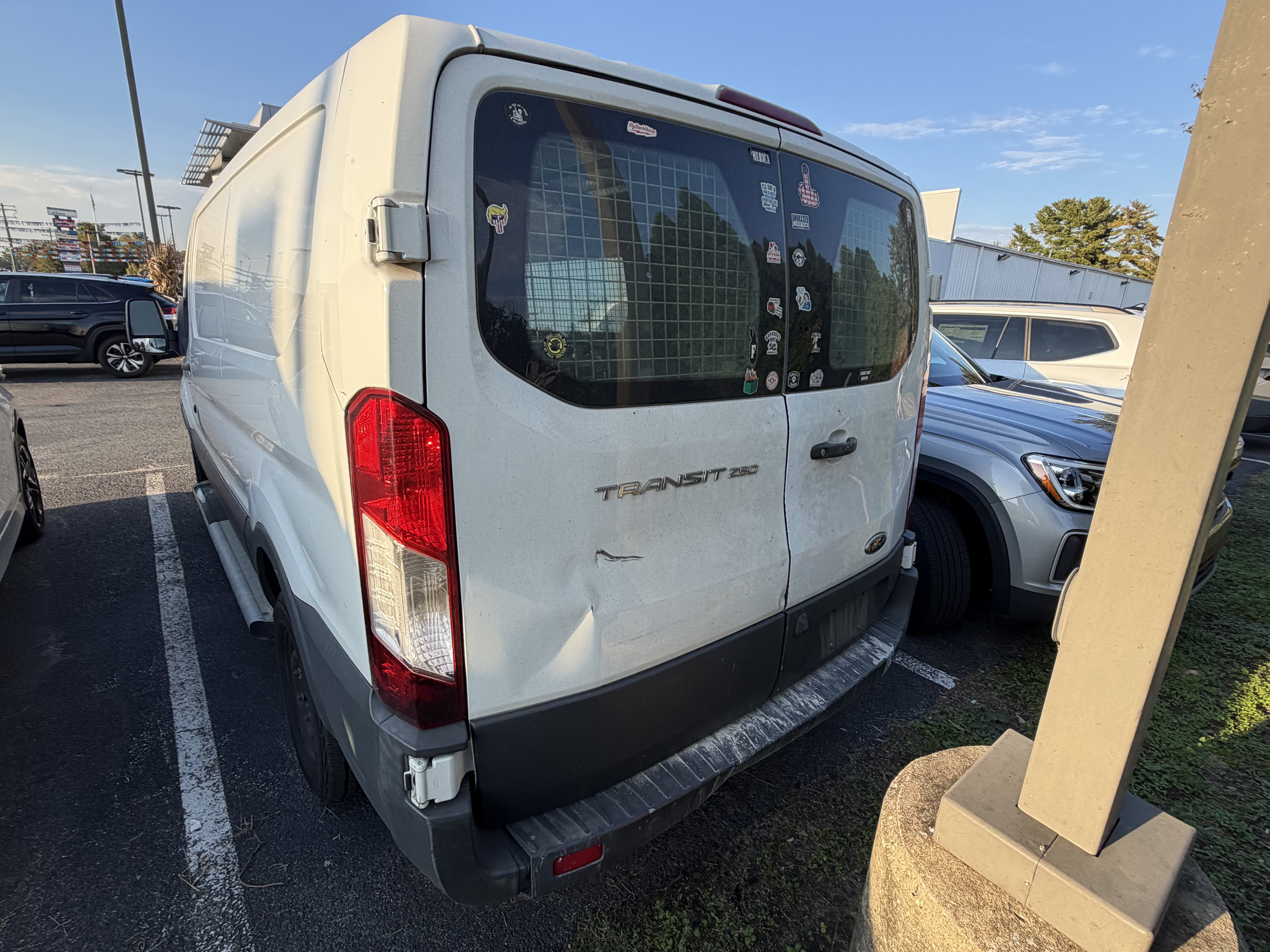 Used 2018 Ford Transit 250 130 Low Roof w/ Exterior Upgrade Package RWD image 13