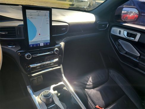 Certified 2022 Ford Explorer Platinum w/ Equipment Group 601A image 23