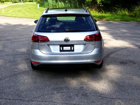 Used 2015 Volkswagen Golf S image 4