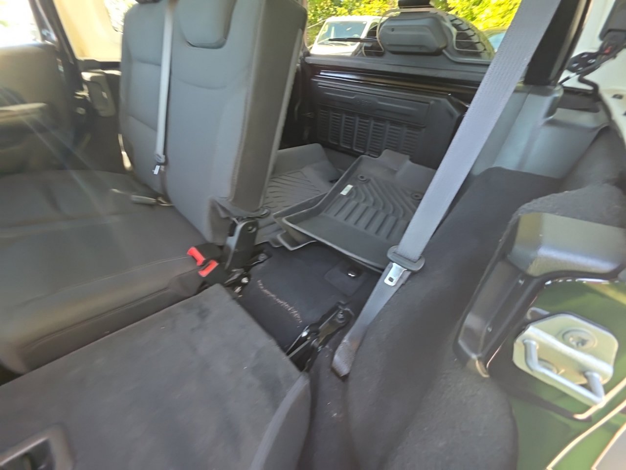 Used 2019 Jeep Wrangler Unlimited Sport S AWD/4WD image 18