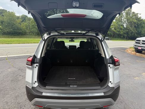 Used 2021 Nissan Rogue SV image 18