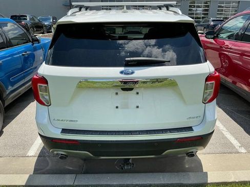 Used 2022 Ford Explorer Limited w/ Equipment Group 301A AWD/4WD image 7