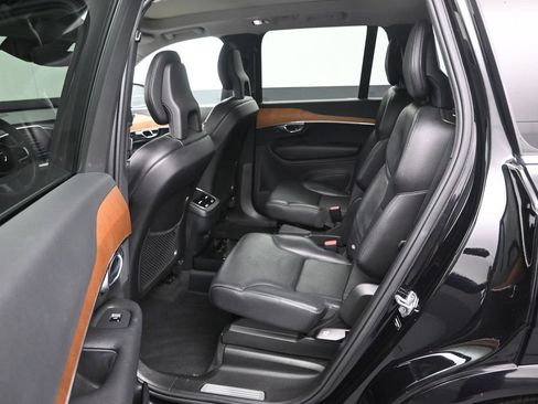 Used 2021 Volvo XC90 T6 Momentum AWD/4WD image 13