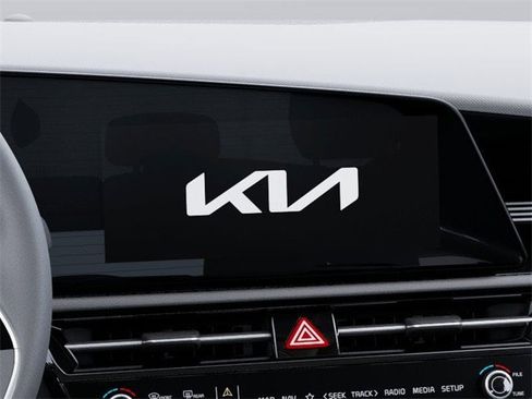New 2025 Kia Niro EX Touring image 20