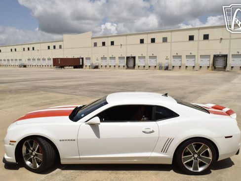 Used 2011 Chevrolet Camaro SS w/ RS Package image 3