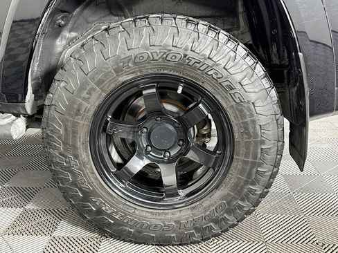 Used 2018 Toyota 4Runner TRD Off-Road image 34
