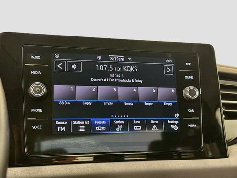 Used 2025 Volkswagen Jetta SE FWD image 21