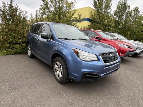 Used 2017 Subaru Forester 2.5i AWD/4WD image 4