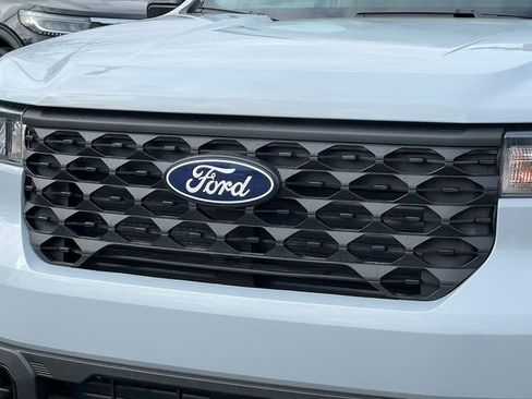 New 2025 Ford Maverick XLT w/ XLT Luxury Package image 44