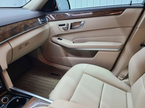 Used 2014 Mercedes-Benz E 350 4MATIC Sedan image 25