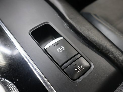 Used 2022 Mitsubishi Outlander SE image 34