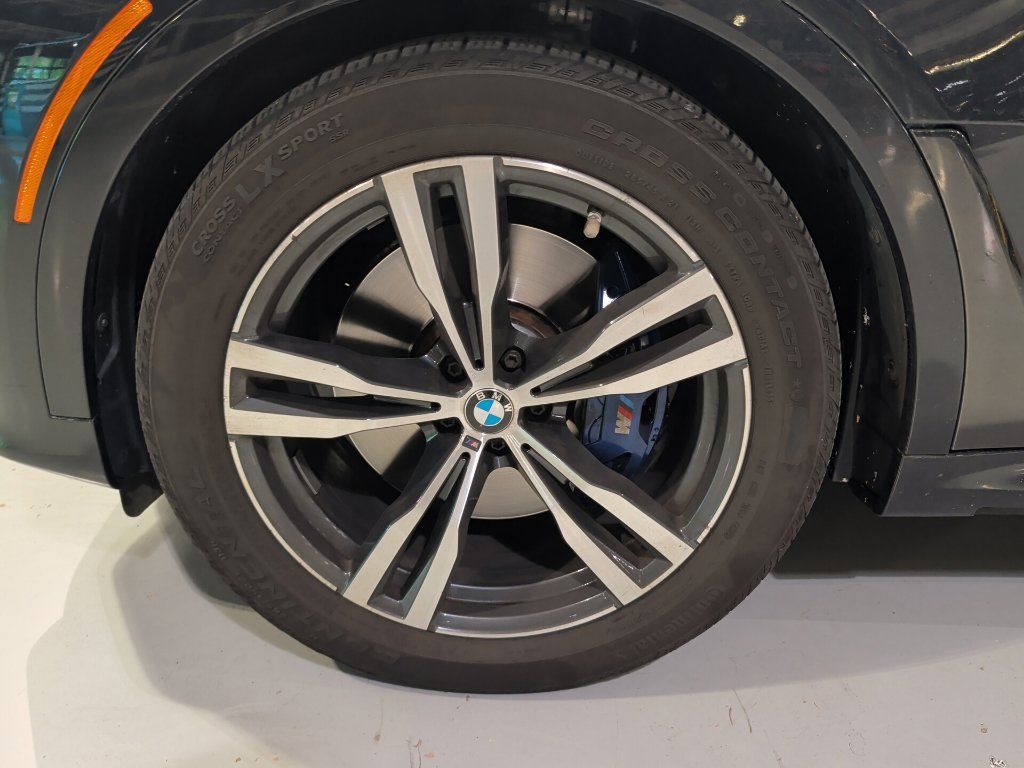 Used 2021 BMW X7 xDrive40i w/ M Sport Package AWD/4WD image 8