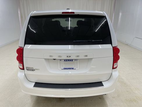 Used 2020 Dodge Grand Caravan SE w/ UConnect Hands-Free Group image 4