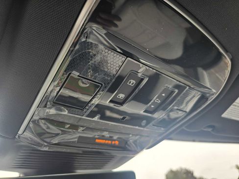 New 2026 Land Rover Range Rover Sport SE AWD/4WD image 33