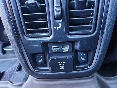 Used 2017 Jeep Grand Cherokee Limited image 29