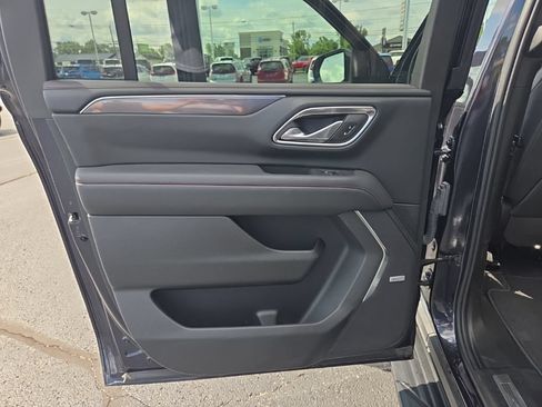 Used 2023 Chevrolet Suburban RST w/ Sport Performance Package AWD/4WD image 26