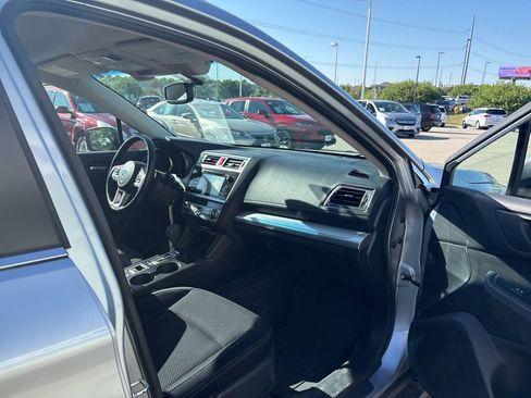 Used 2015 Subaru Outback 2.5i Premium AWD/4WD image 25