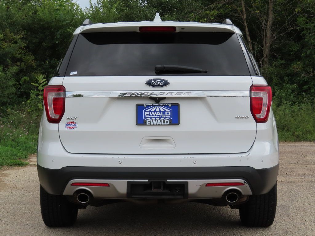 Used 2017 Ford Explorer XLT w/ Equipment Group 202A AWD/4WD image 15