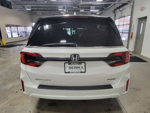 Certified 2025 Honda Odyssey Touring image 7