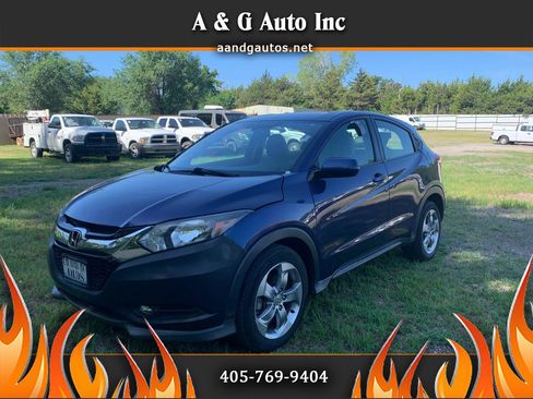 Used 2017 Honda HR-V LX image 1