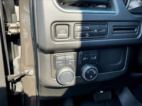 Used 2021 Chevrolet Tahoe Premier AWD/4WD image 38