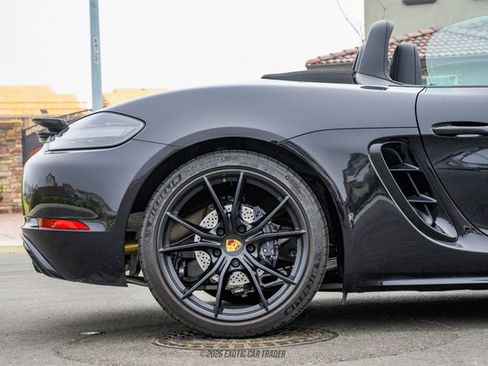 Used 2025 Porsche 718 Boxster image 10