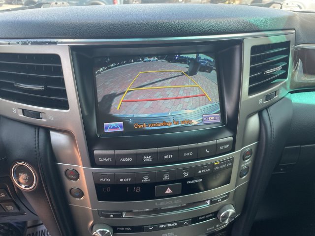 Used 2015 Lexus LX 570 4WD image 23