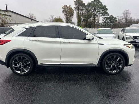 Used 2019 INFINITI QX50 Essential w/ Sensory Package FWD image 12