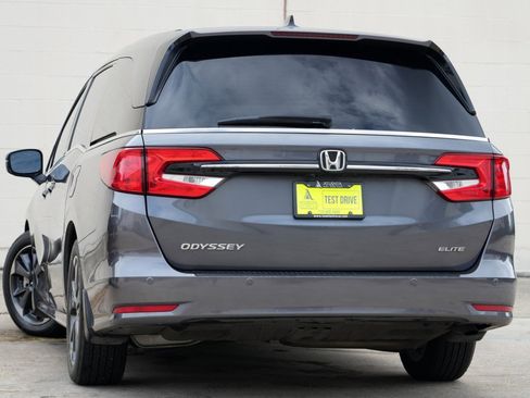 Used 2024 Honda Odyssey Elite image 5