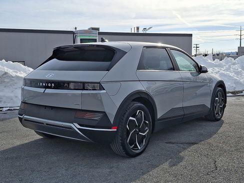Certified 2022 Hyundai Ioniq 5 SE image 5
