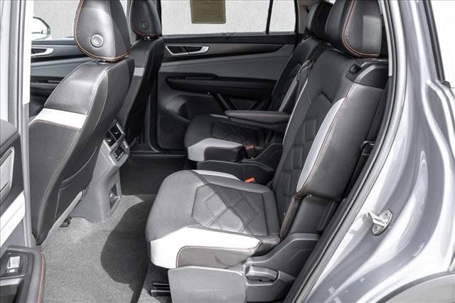 Used 2024 Volkswagen Atlas Peak Edition SEL AWD/4WD image 24