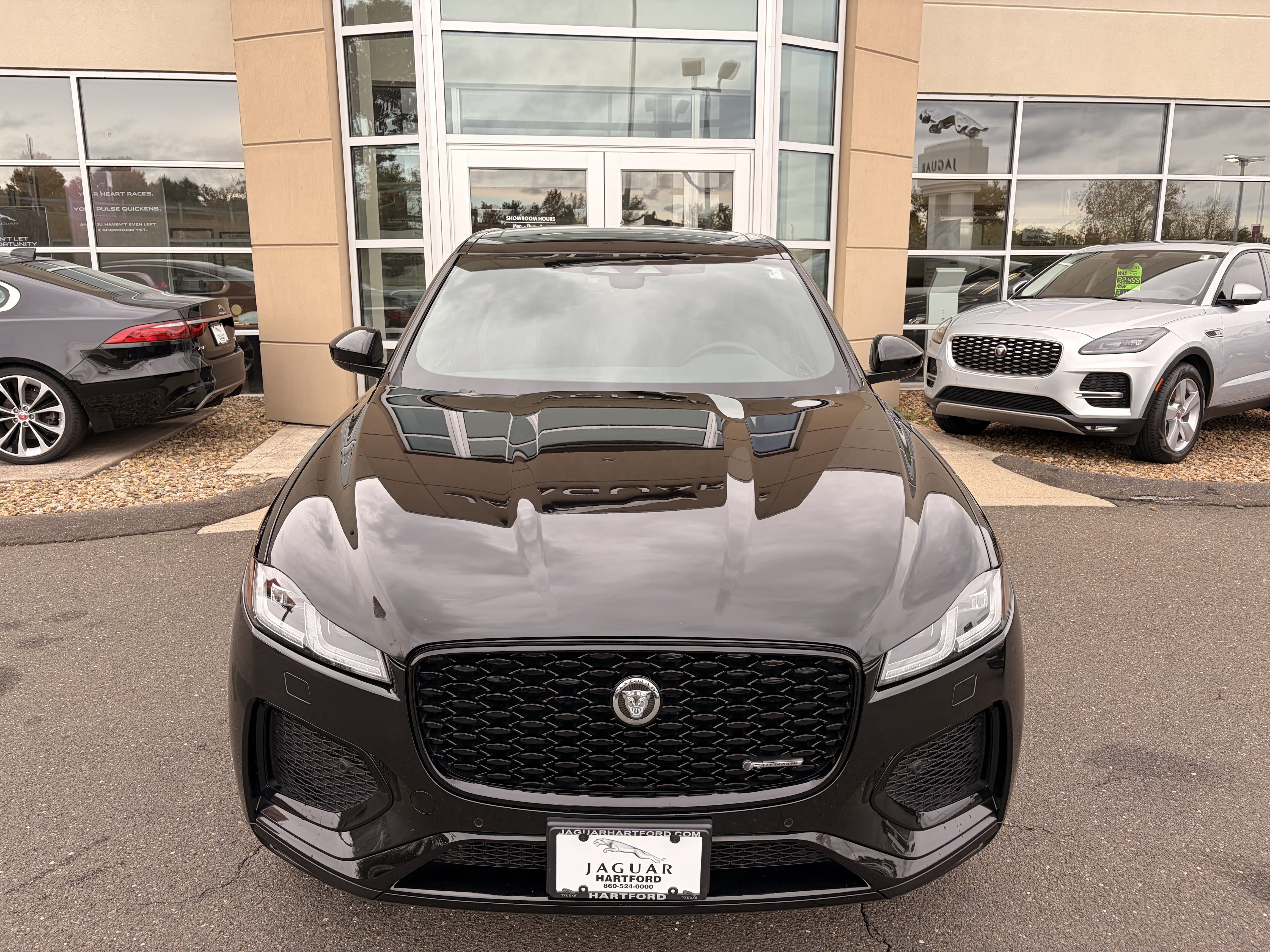 Used 2024 Jaguar F-PACE R-Dynamic S AWD/4WD image 4