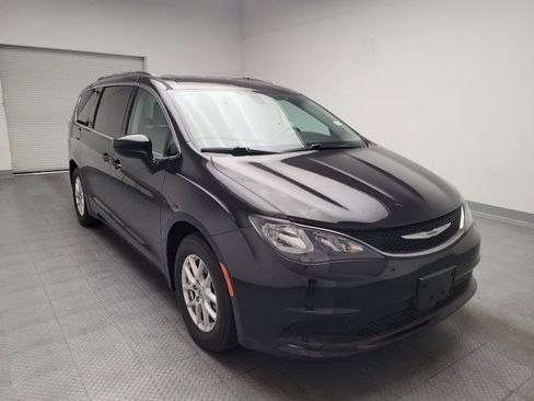 Used 2021 Chrysler Voyager Lxi FWD image 13