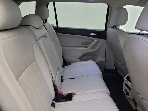 Used 2022 Volkswagen Tiguan SE w/ Panoramic Sunroof Package FWD image 19