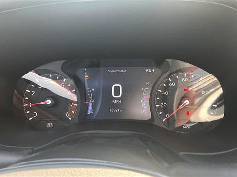Used 2025 Jeep Compass Trailhawk w/ Trailhawk Convenience Group AWD/4WD image 18
