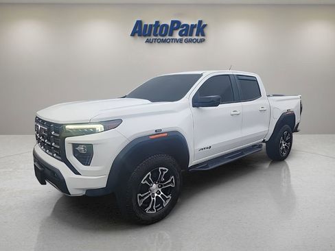 Used 2023 GMC Canyon AT4 AWD/4WD image 3