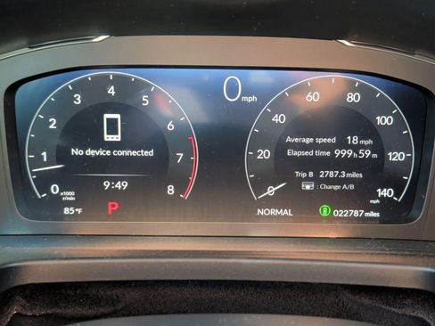Used 2025 Honda Pilot Elite image 16