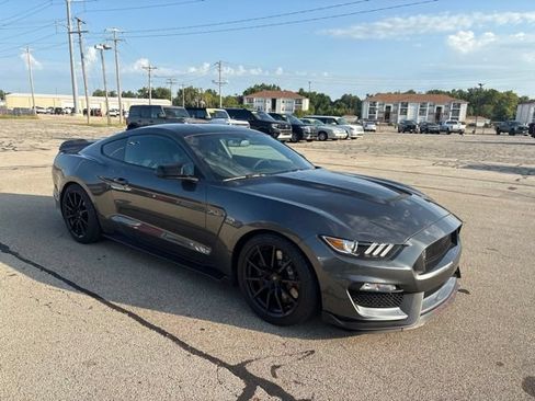 Used 2018 Ford Mustang Shelby GT350 w/ Electronics Package RWD image 3