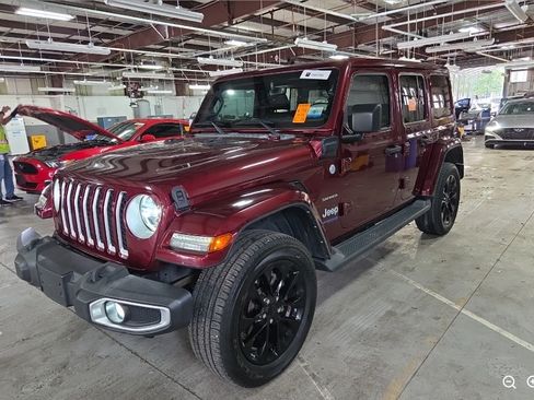 Used 2021 Jeep Wrangler Unlimited Sahara w/ Cold Weather Group AWD/4WD image 1
