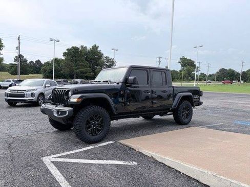 Used 2022 Jeep Gladiator Sport AWD/4WD image 4