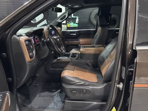 Used 2019 Chevrolet Silverado 1500 High Country w/ Z71 Off-Road Package AWD/4WD image 11