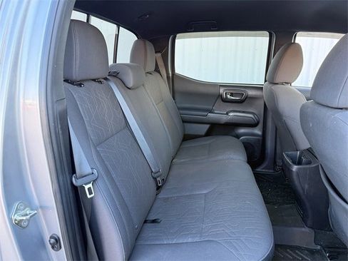 Used 2019 Toyota Tacoma TRD Off-Road image 31
