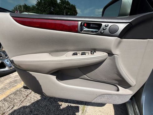 Used 2004 Lexus ES 330 FWD image 19